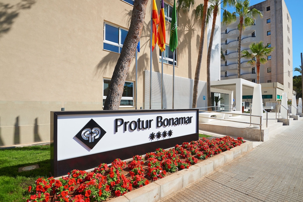 Protur Bonamar Hotel - Adults Only — Hotel building in Cala Bona, Balearic Islands
