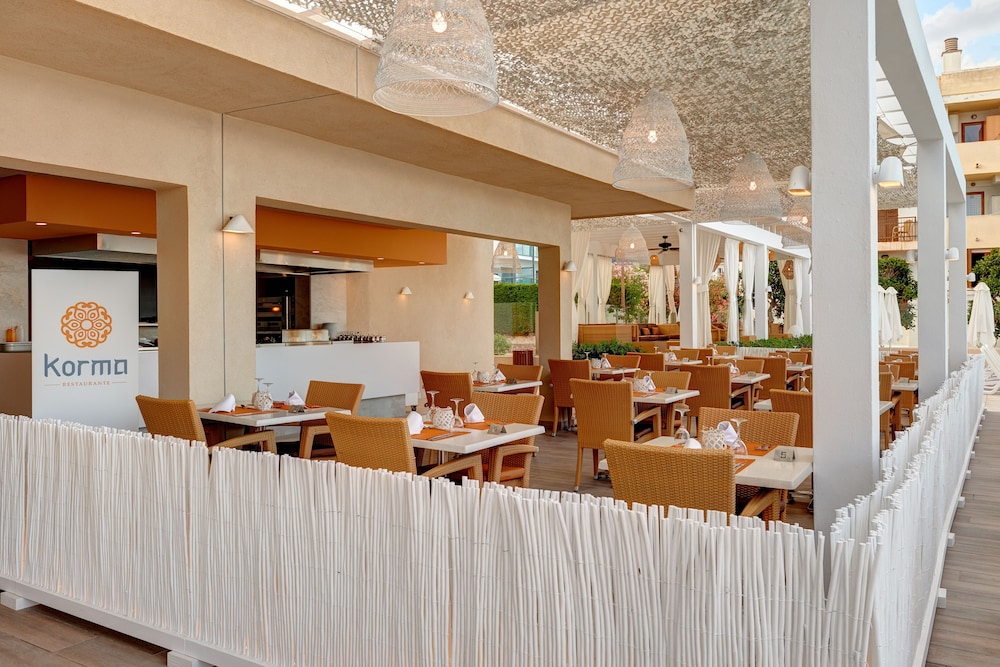 Protur Bonamar Hotel - Adults Only — Restaurant & bars in Cala Bona, Balearic Islands