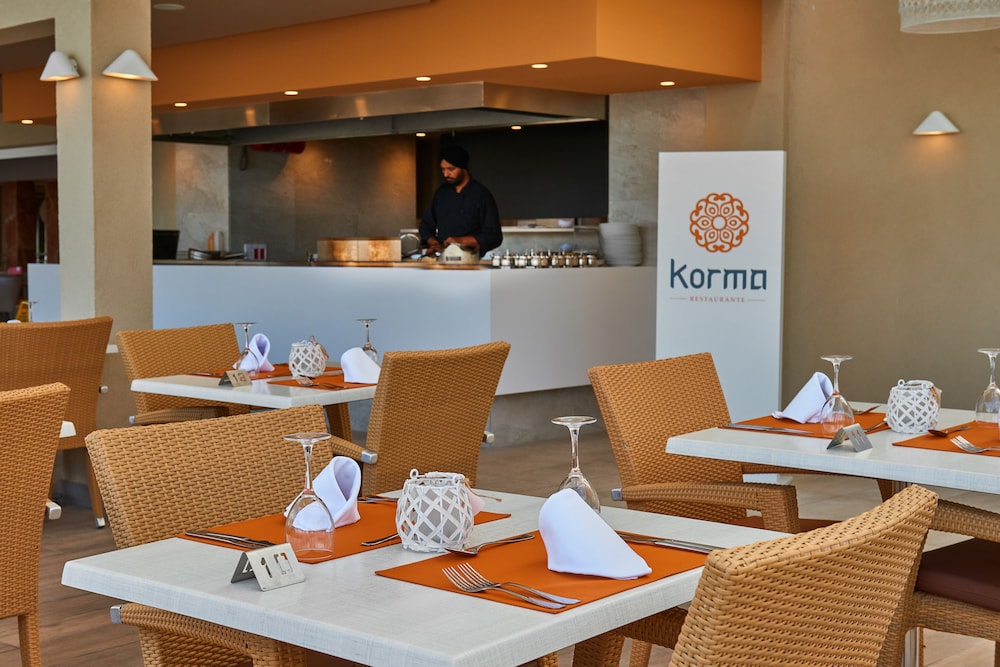 Protur Bonamar Hotel - Adults Only — Restaurant & bars in Cala Bona, Balearic Islands