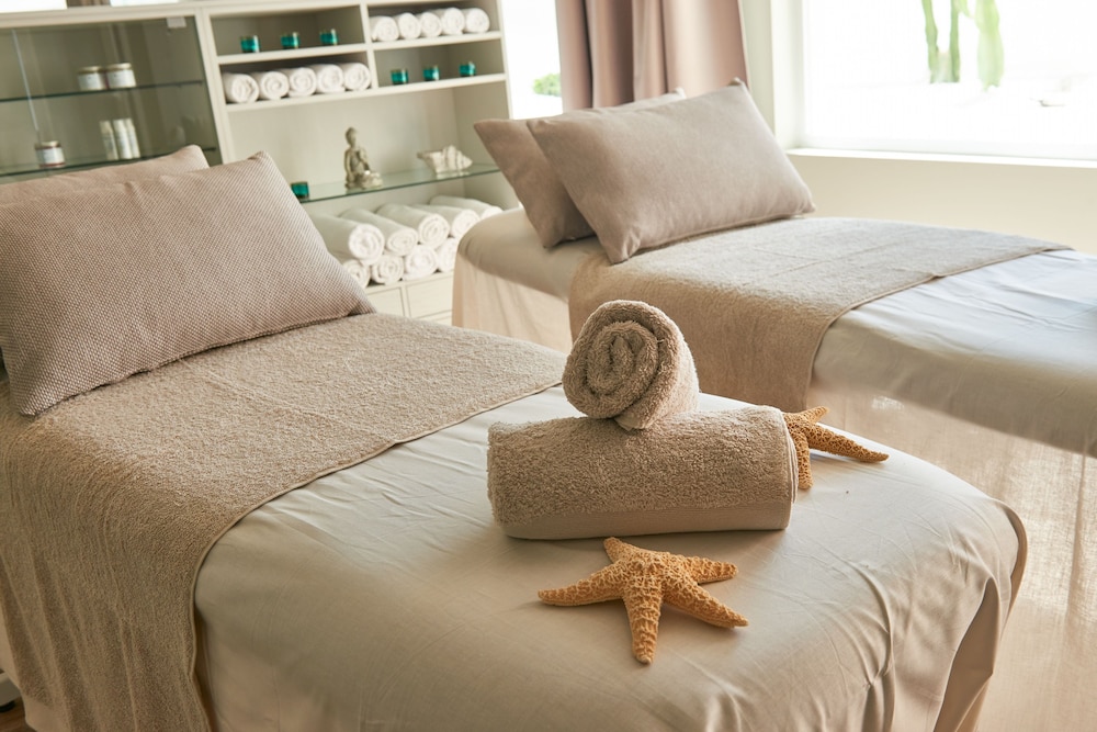 Protur Bonamar Hotel - Adults Only — Hotel rooms in Cala Bona, Balearic Islands