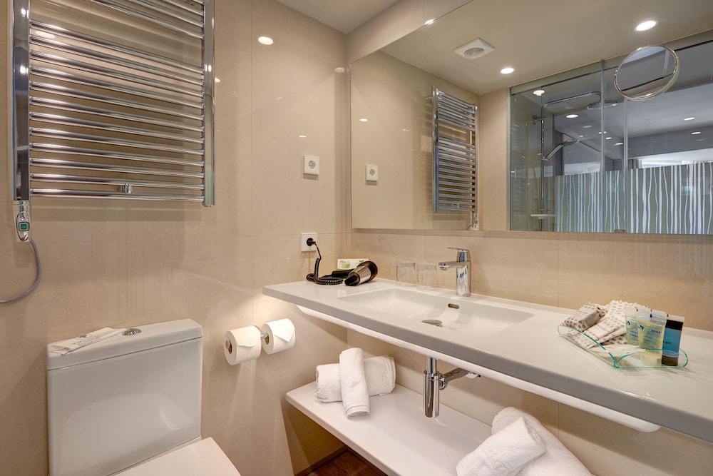 Protur Bonamar Hotel - Adults Only — Hotel rooms in Cala Bona, Balearic Islands