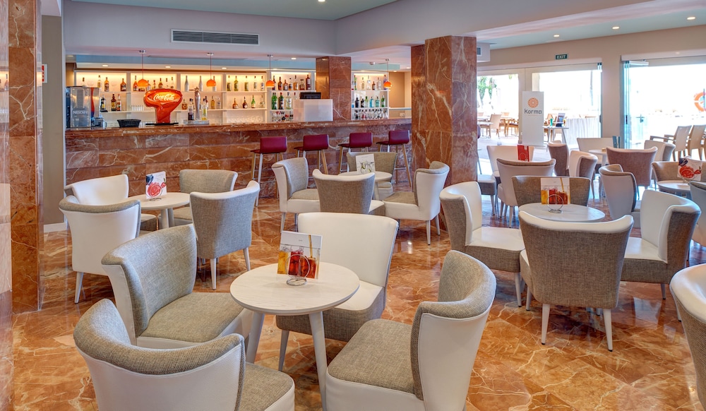 Protur Bonamar Hotel - Adults Only — Restaurant & bars in Cala Bona, Balearic Islands