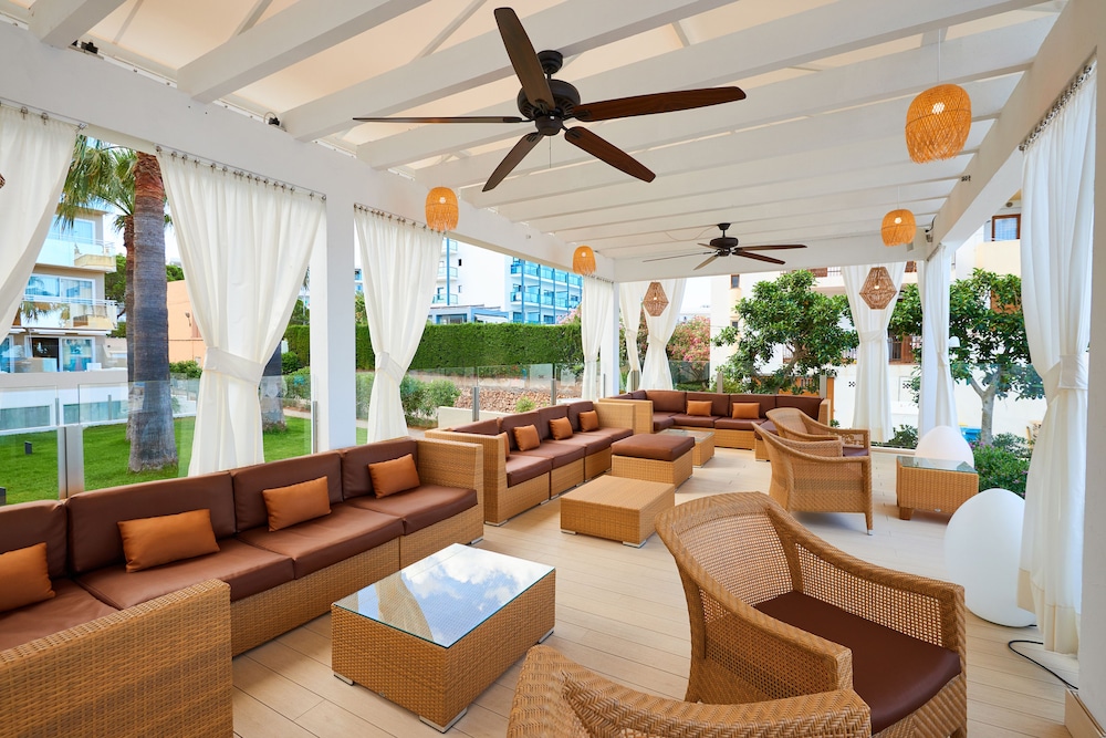 Protur Bonamar Hotel - Adults Only — Restaurant & bars in Cala Bona, Balearic Islands