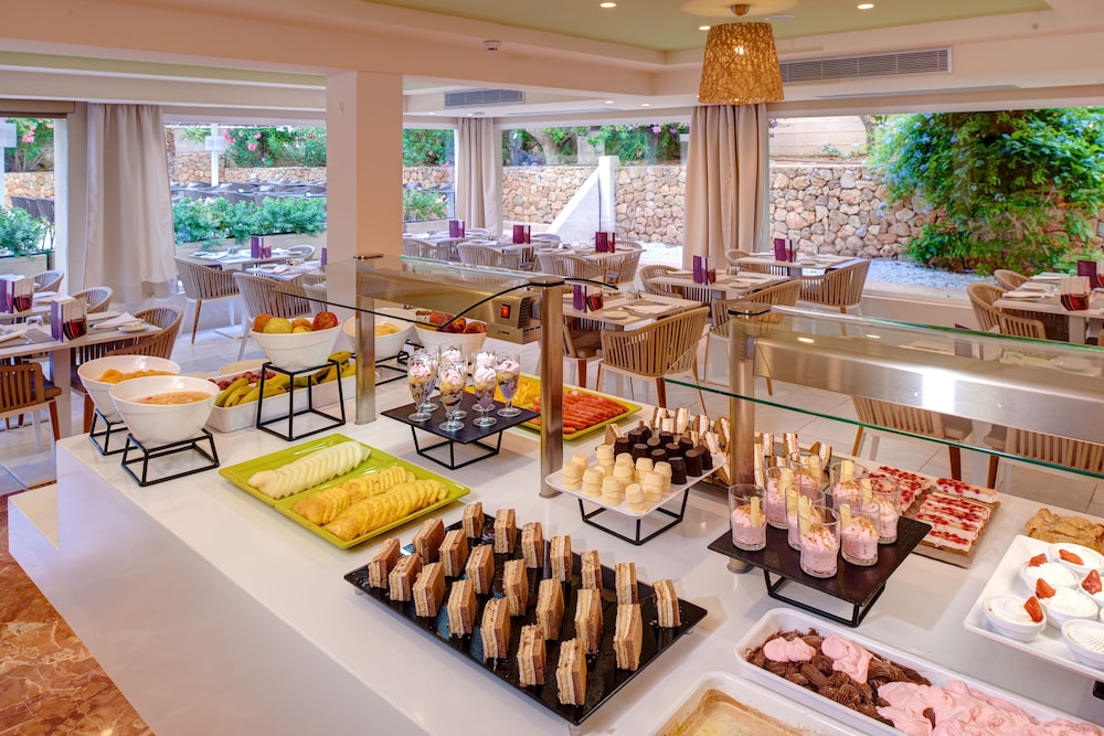 Protur Bonamar Hotel - Adults Only — Restaurant & bars in Cala Bona, Balearic Islands