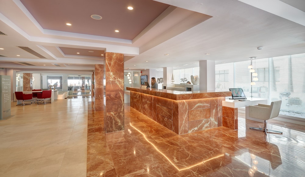 Protur Bonamar Hotel - Adults Only — Hotel building in Cala Bona, Balearic Islands