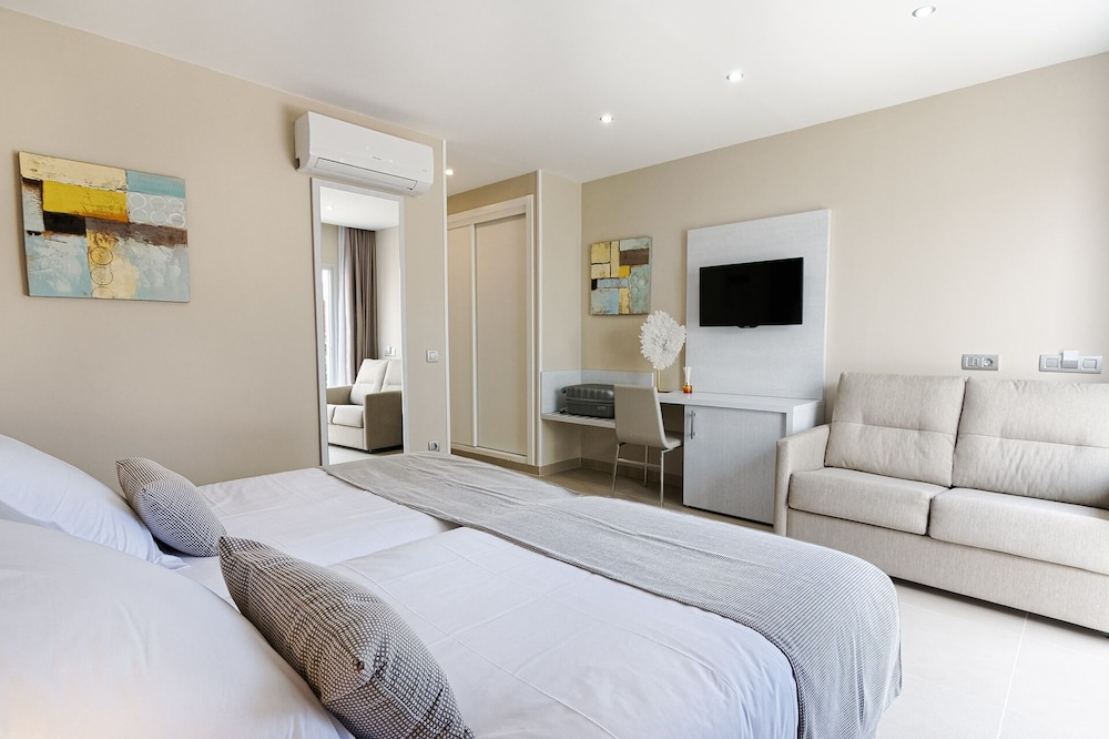 Sanom Beach Resort - Adults Only — Hotel rooms in Playa del Ingles, Canary Islands