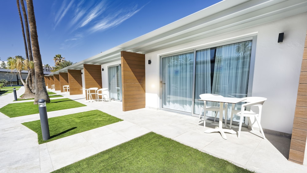 Sanom Beach Resort - Adults Only — Hotel building in Playa del Ingles, Canary Islands