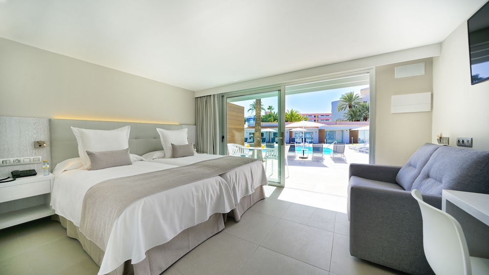 Sanom Beach Resort - Adults Only — Hotel rooms in Playa del Ingles, Canary Islands