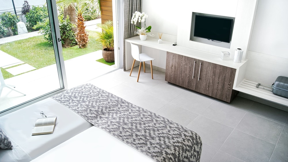 Sanom Beach Resort - Adults Only — Hotel rooms in Playa del Ingles, Canary Islands