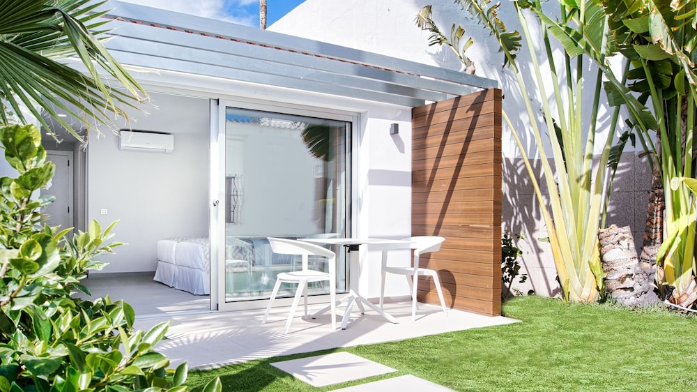 Sanom Beach Resort - Adults Only — Hotel rooms in Playa del Ingles, Canary Islands