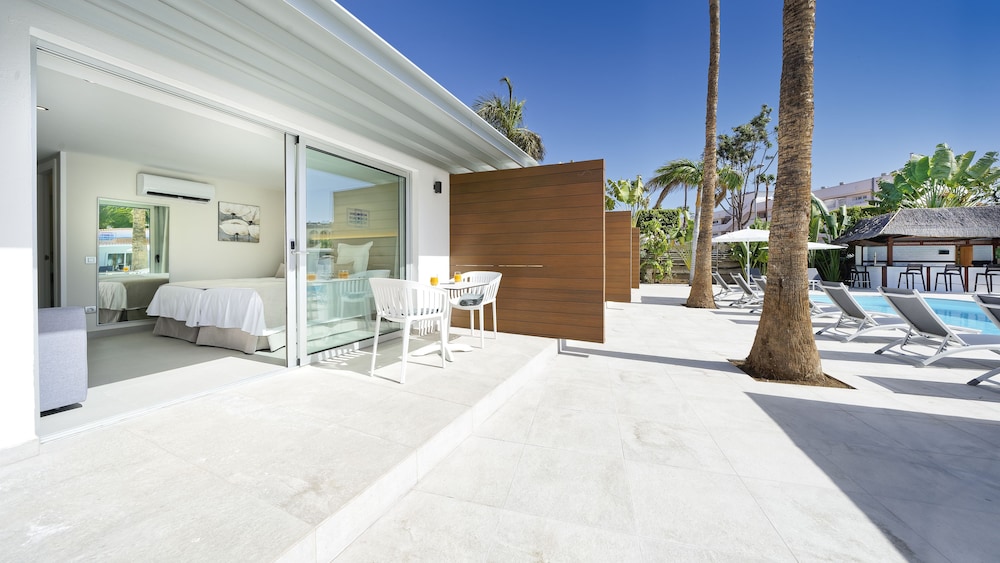 Sanom Beach Resort - Adults Only — Hotel rooms in Playa del Ingles, Canary Islands