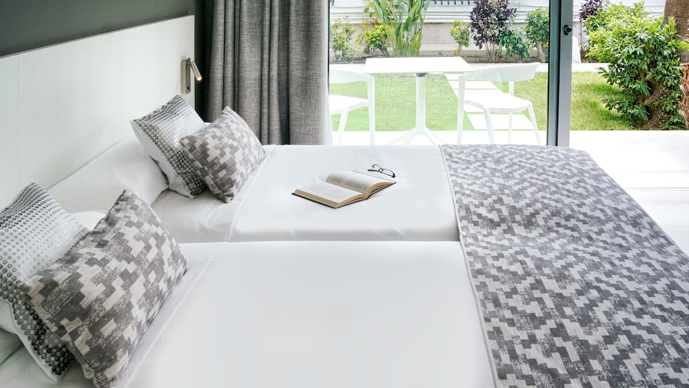 Sanom Beach Resort - Adults Only — Hotel rooms in Playa del Ingles, Canary Islands