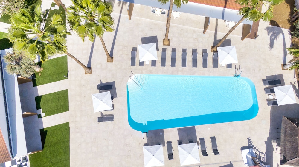 Sanom Beach Resort - Adults Only — Swimming pool in Playa del Ingles, Canary Islands