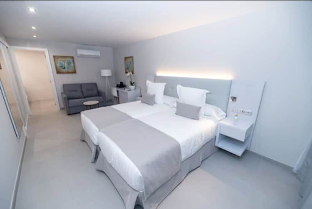 Sanom Beach Resort - Adults Only — Hotel rooms in Playa del Ingles, Canary Islands