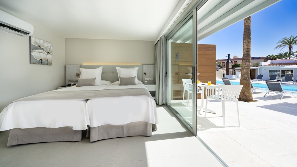 Sanom Beach Resort - Adults Only — Hotel rooms in Playa del Ingles, Canary Islands