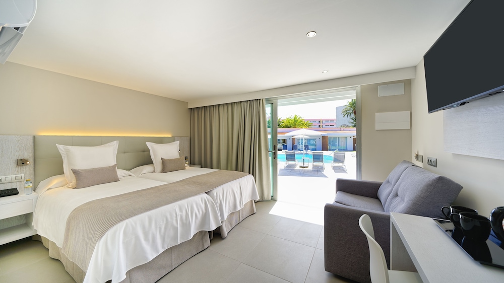 Sanom Beach Resort - Adults Only — Hotel rooms in Playa del Ingles, Canary Islands