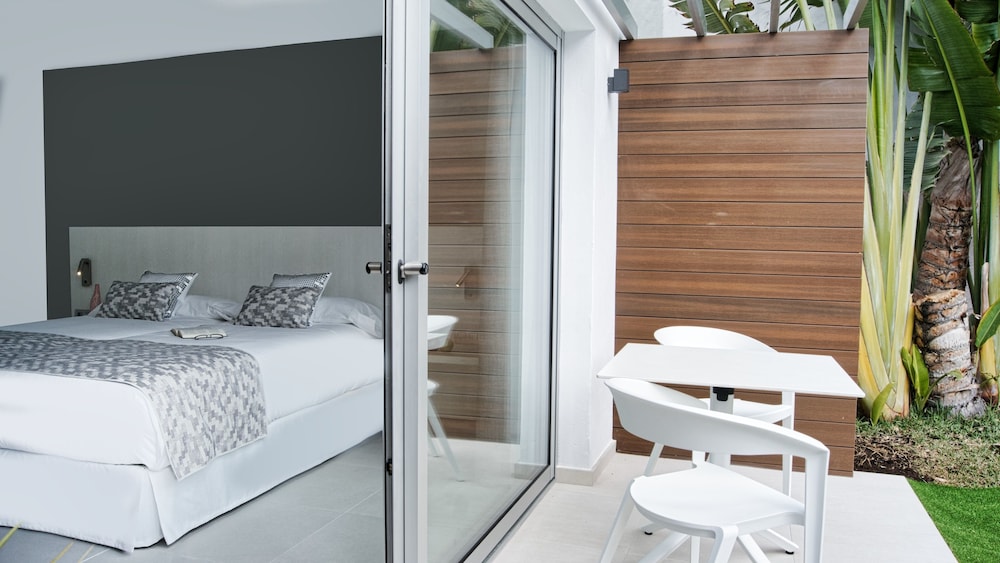 Sanom Beach Resort - Adults Only — Hotel rooms in Playa del Ingles, Canary Islands