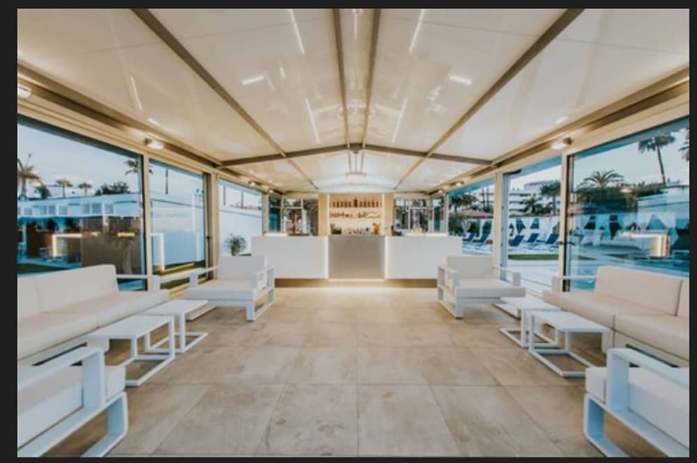 Sanom Beach Resort - Adults Only — Restaurant & bars in Playa del Ingles, Canary Islands