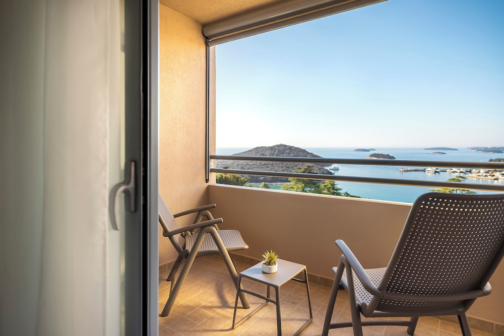 Maistra Select Belvedere Resort — Hotel rooms in Vrsar, Istria