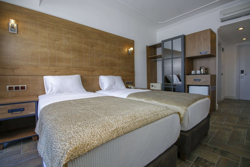 Aurasia Beach Hotel — Hotel rooms in Marmaris, Mugla