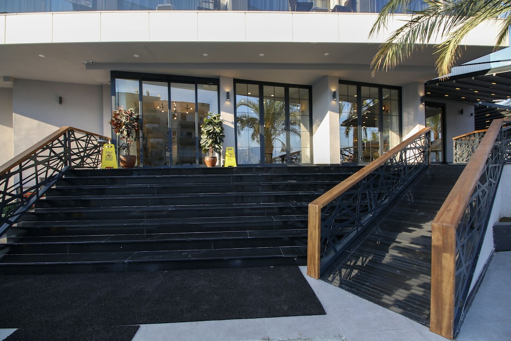 Aurasia Beach Hotel — Hotel building in Marmaris, Mugla