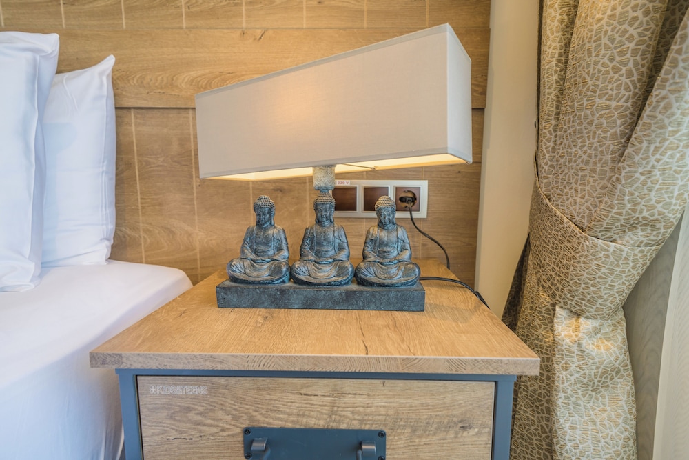 Aurasia Beach Hotel — Hotel rooms in Marmaris, Mugla