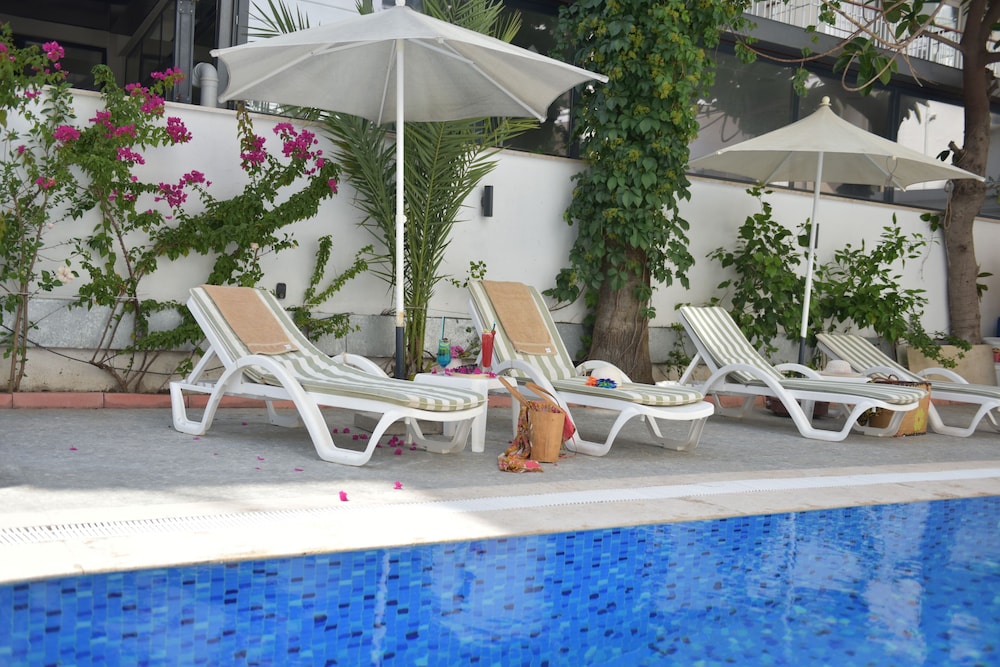Aurasia Beach Hotel — Swimming pool in Marmaris, Mugla