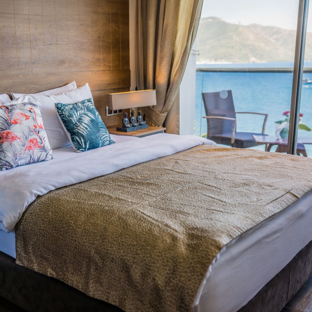Aurasia Beach Hotel — Hotel rooms in Marmaris, Mugla