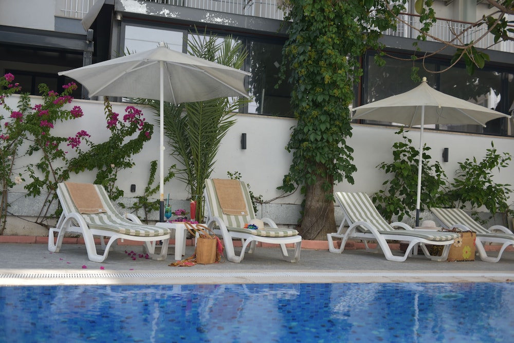 Aurasia Beach Hotel — Swimming pool in Marmaris, Mugla