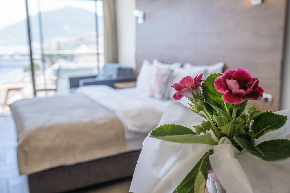 Aurasia Beach Hotel — Hotel rooms in Marmaris, Mugla
