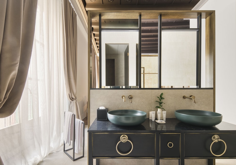 Antigua Palma Casa Noble Hotel — Hotel rooms in Palma de Mallorca, Balearic Islands