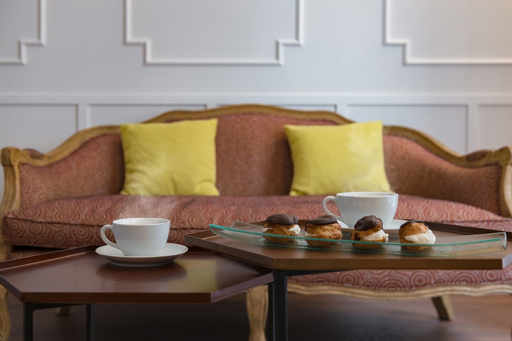Divina Suites Hotel Boutique Adults Only — Hotel rooms in Ciutadella de Menorca, Balearic Islands