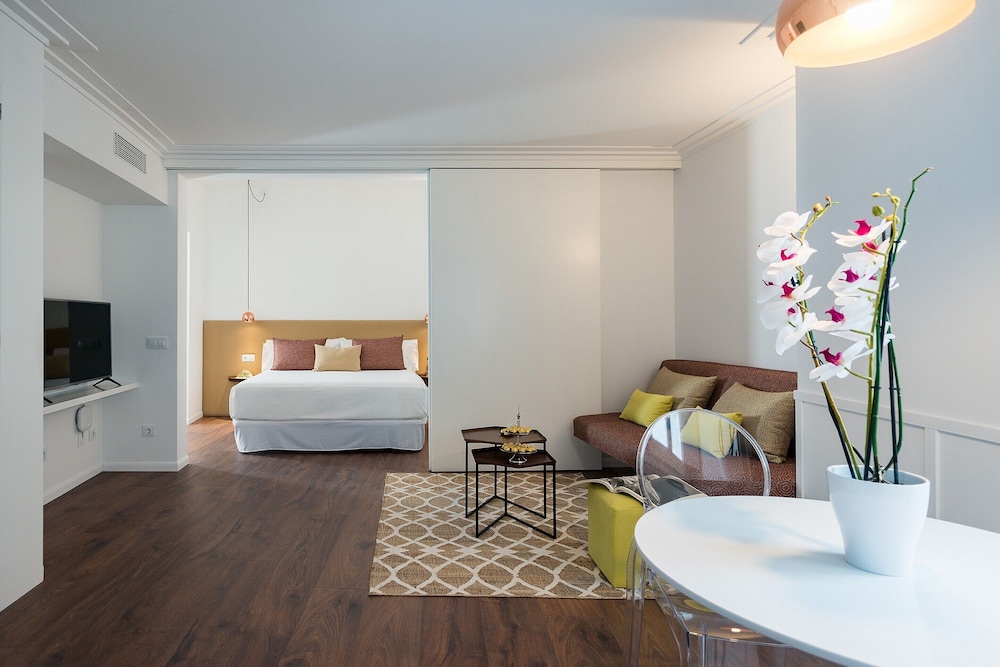 Divina Suites Hotel Boutique Adults Only — Hotel rooms in Ciutadella de Menorca, Balearic Islands