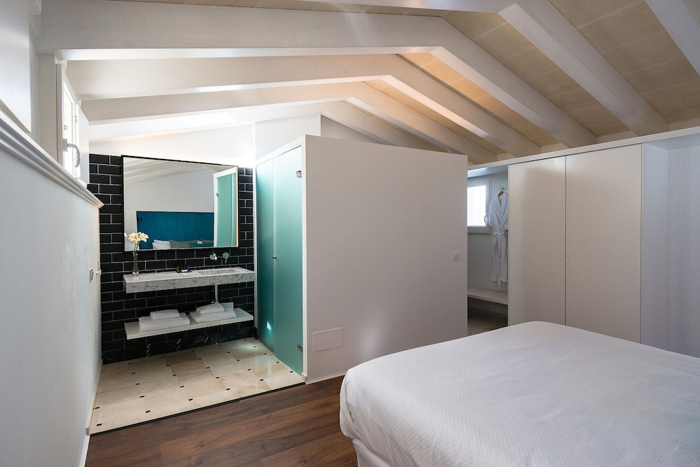 Divina Suites Hotel Boutique Adults Only — Hotel rooms in Ciutadella de Menorca, Balearic Islands