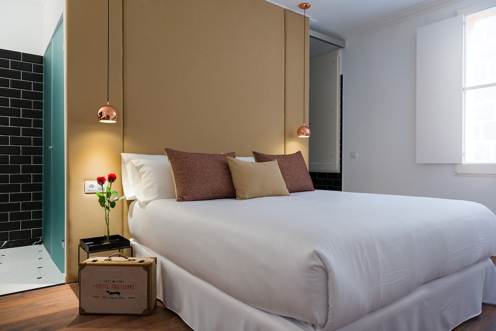 Divina Suites Hotel Boutique Adults Only — Hotel rooms in Ciutadella de Menorca, Balearic Islands