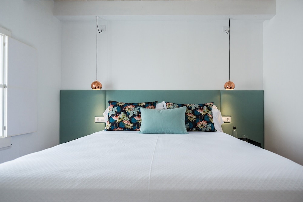 Divina Suites Hotel Boutique Adults Only — Hotel rooms in Ciutadella de Menorca, Balearic Islands