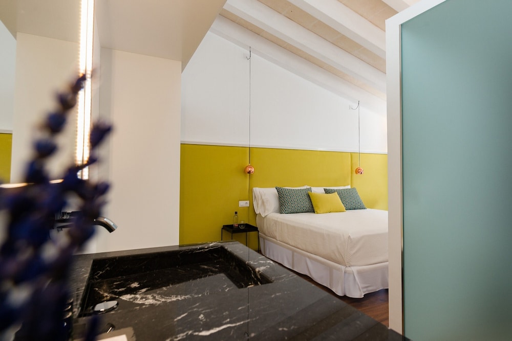 Divina Suites Hotel Boutique Adults Only — Hotel rooms in Ciutadella de Menorca, Balearic Islands