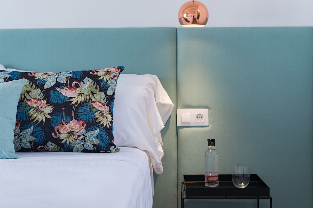 Divina Suites Hotel Boutique Adults Only — Hotel rooms in Ciutadella de Menorca, Balearic Islands
