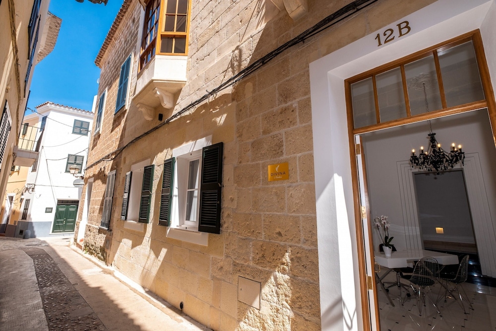 Divina Suites Hotel Boutique Adults Only — Hotel building in Ciutadella de Menorca, Balearic Islands