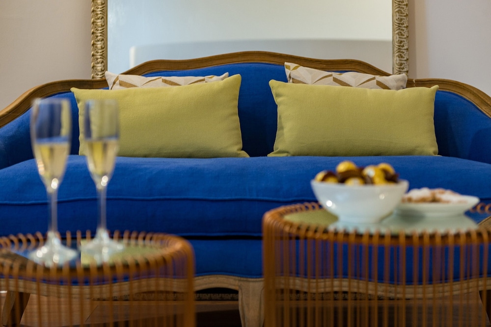 Divina Suites Hotel Boutique Adults Only — Hotel rooms in Ciutadella de Menorca, Balearic Islands
