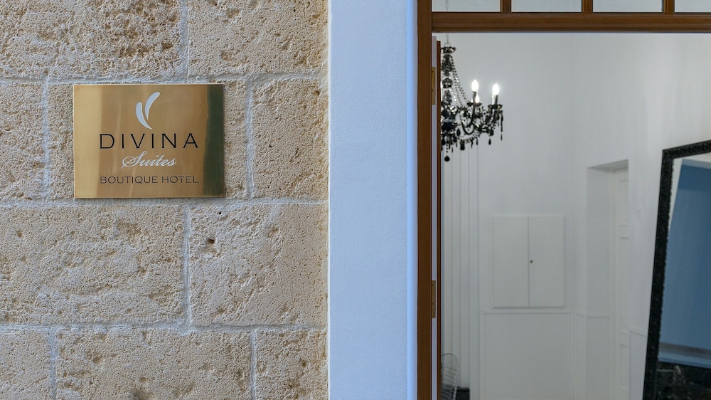Divina Suites Hotel Boutique Adults Only — Hotel building in Ciutadella de Menorca, Balearic Islands