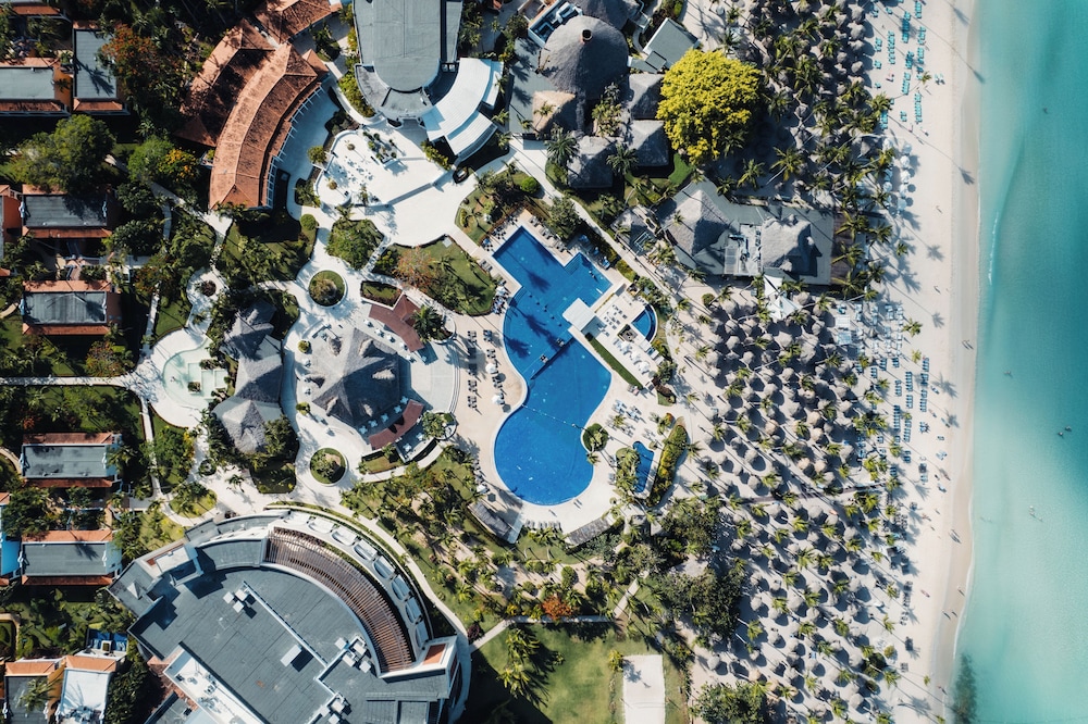 Catalonia Bayahibe – All Inclusive — Swimming pool in Bayahibe, La Altagracia