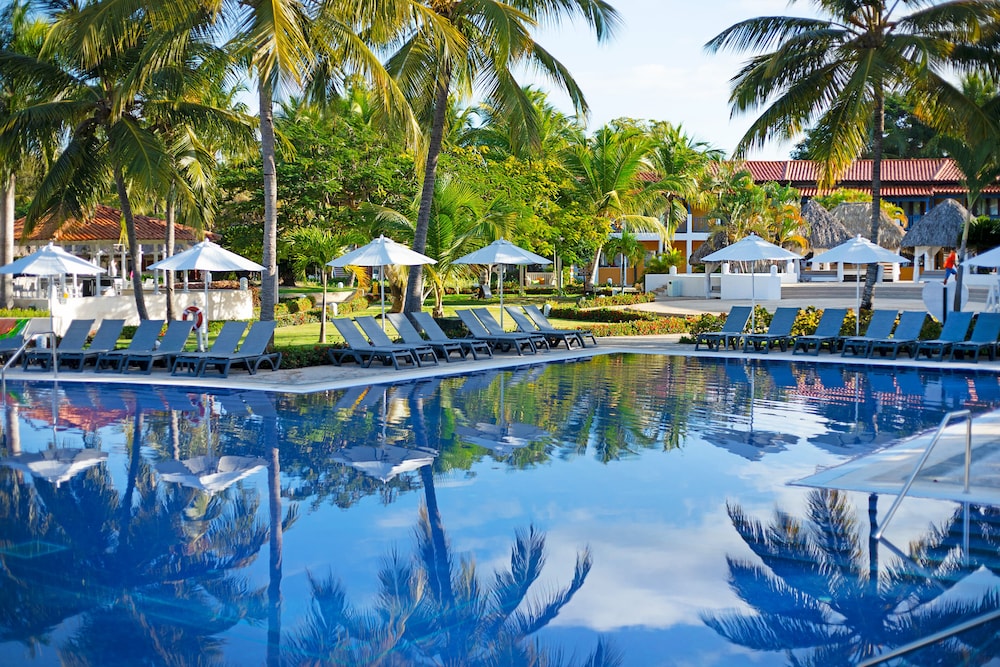 Catalonia Bayahibe – All Inclusive — Swimming pool in Bayahibe, La Altagracia