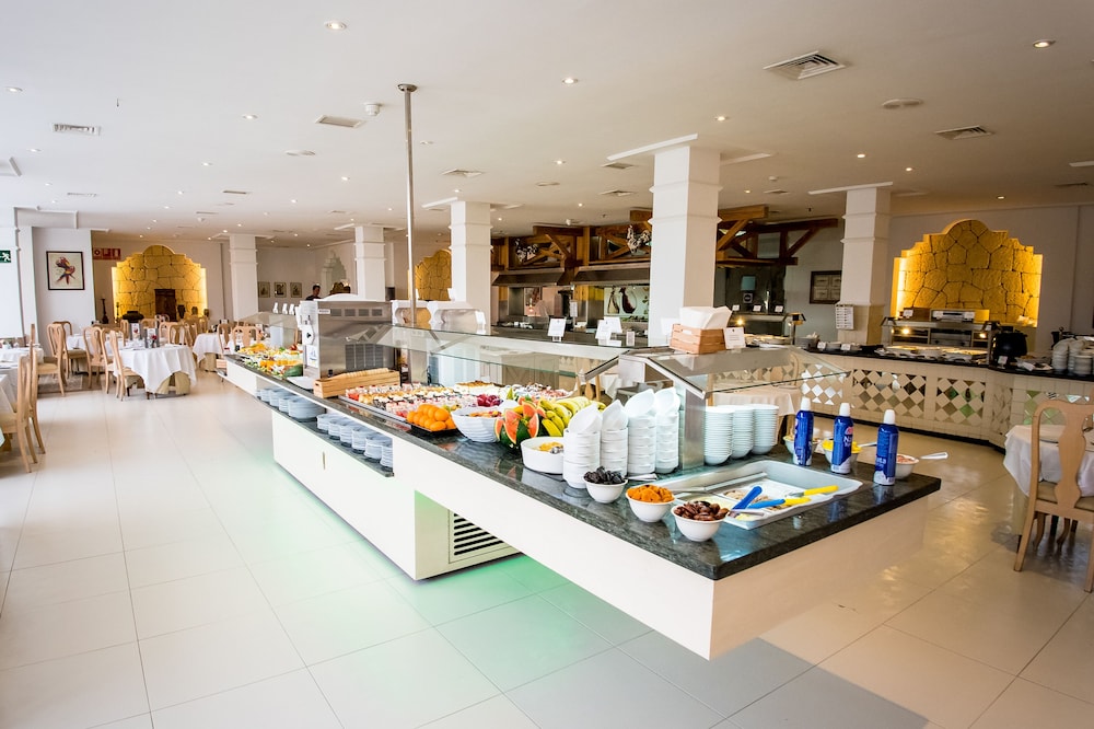 Apartamentos Parque del Sol — Restaurant & bars in Costa Adeje, Canary Islands