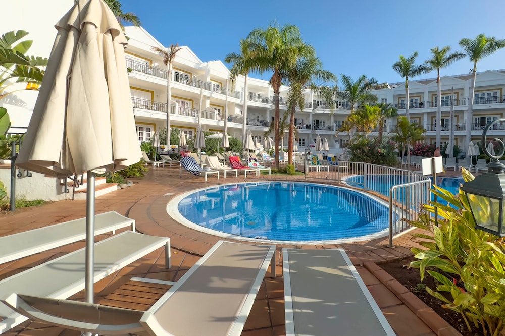 Apartamentos Parque del Sol — Swimming pool in Costa Adeje, Canary Islands