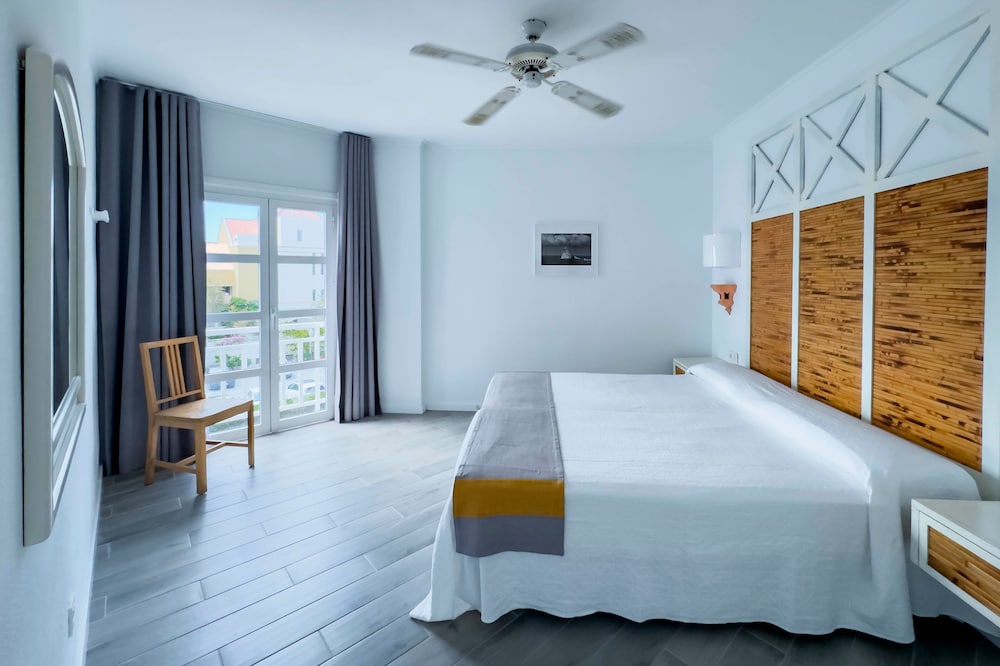 Apartamentos Parque del Sol — Hotel rooms in Costa Adeje, Canary Islands
