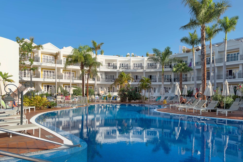 Apartamentos Parque del Sol — Swimming pool in Costa Adeje, Canary Islands