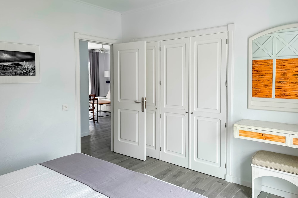 Apartamentos Parque del Sol — Hotel rooms in Costa Adeje, Canary Islands