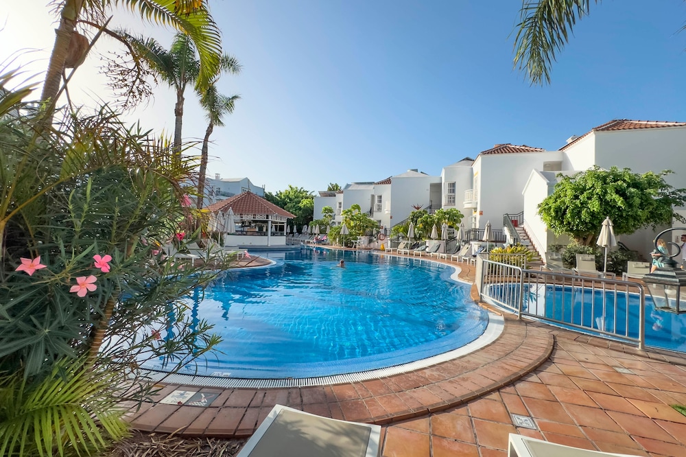 Apartamentos Parque del Sol — Swimming pool in Costa Adeje, Canary Islands