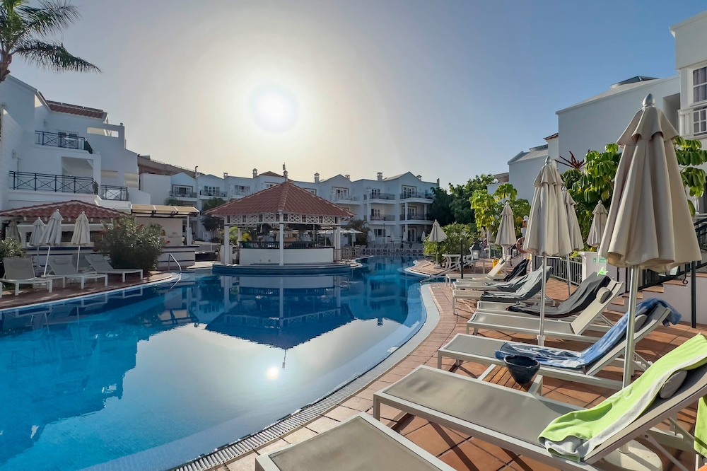 Apartamentos Parque del Sol — Swimming pool in Costa Adeje, Canary Islands